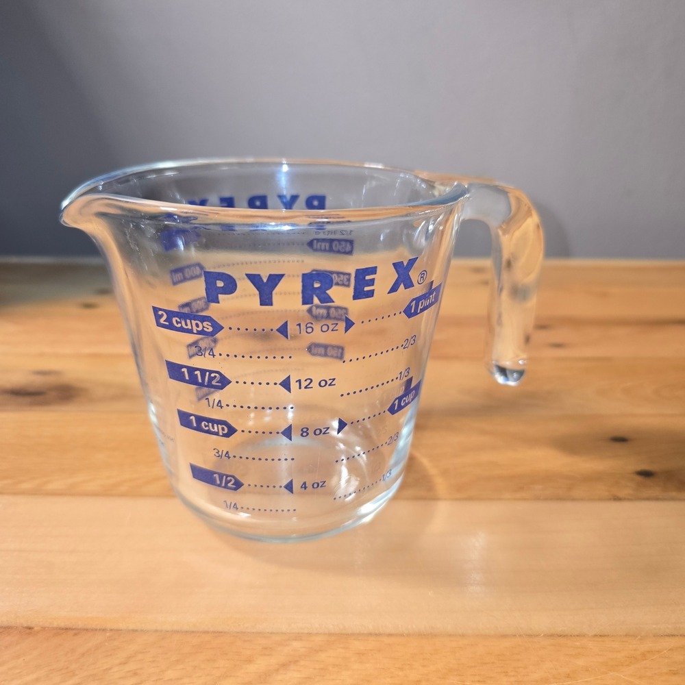 Pyrex 2 Cup Glass Measuring Cup Blue Lettering 500ml 16oz Made in USA Corning